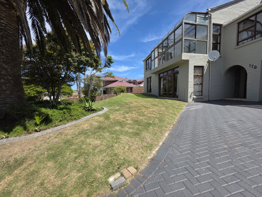 5 Bedroom Property for Sale in Bayview Western Cape